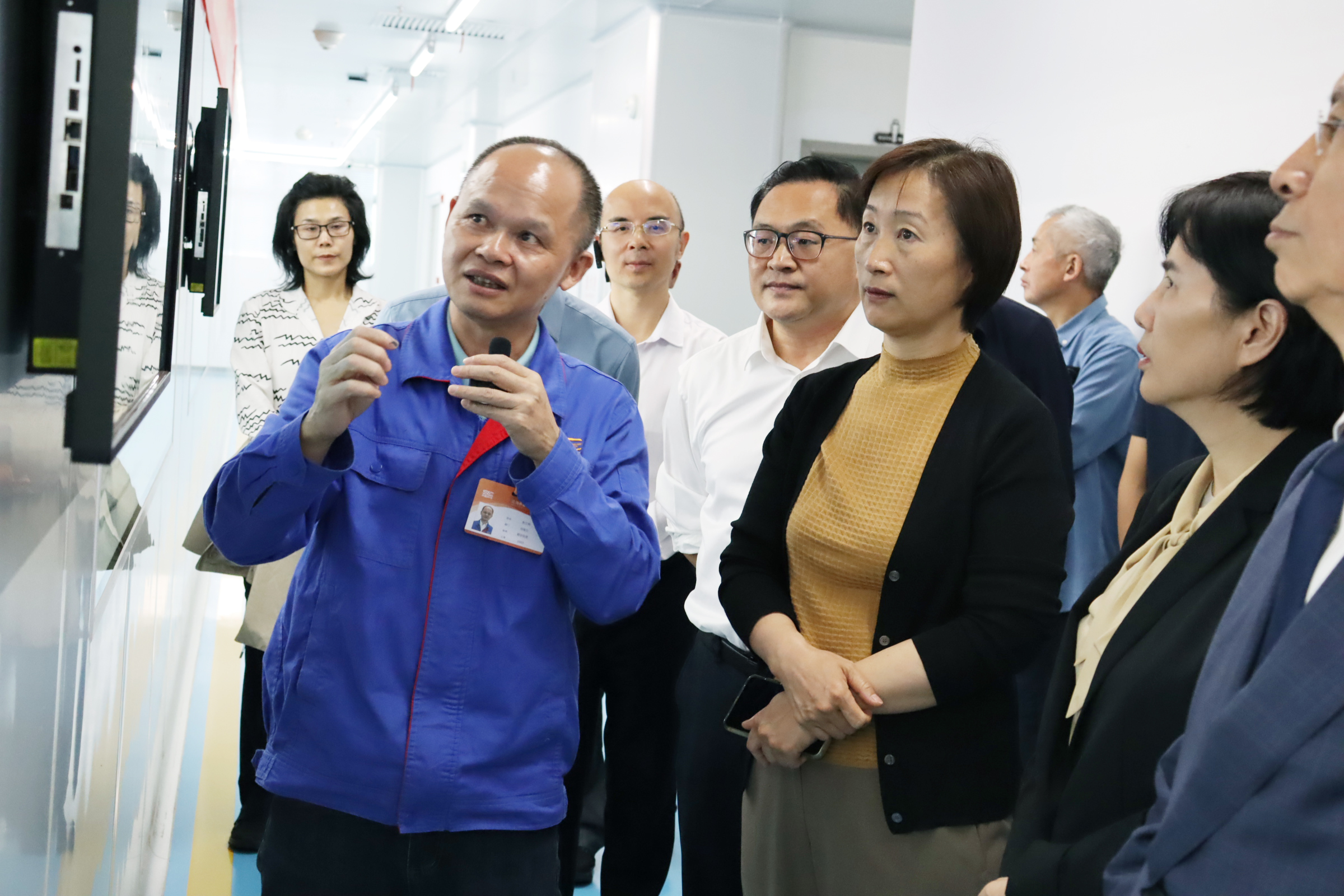 聚焦永星 | 国务院参事室党组成员、副主任郑宏英一行莅临永星科技考察指导